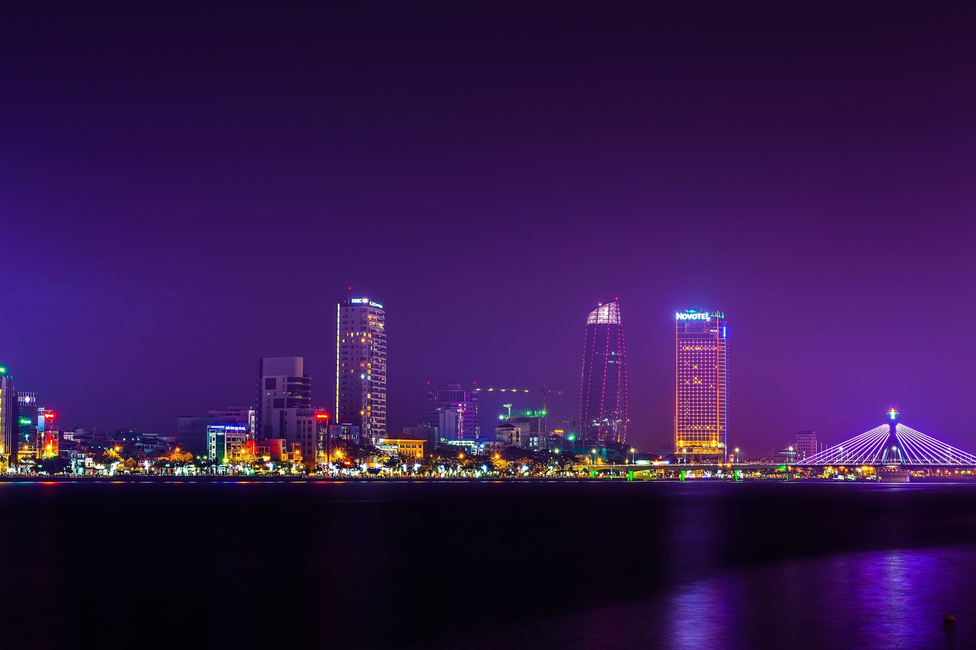 峴港 · 峴港夜色